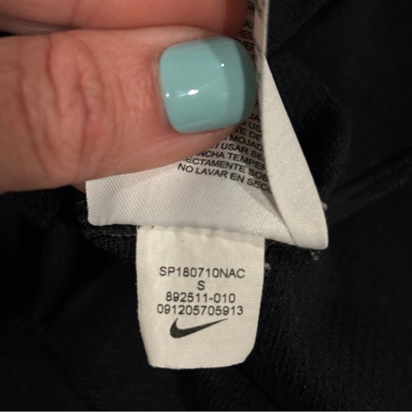 NIKE Dri-FIT youth Pullover Hoodie long sleeve black size small - Picture 6 of 9